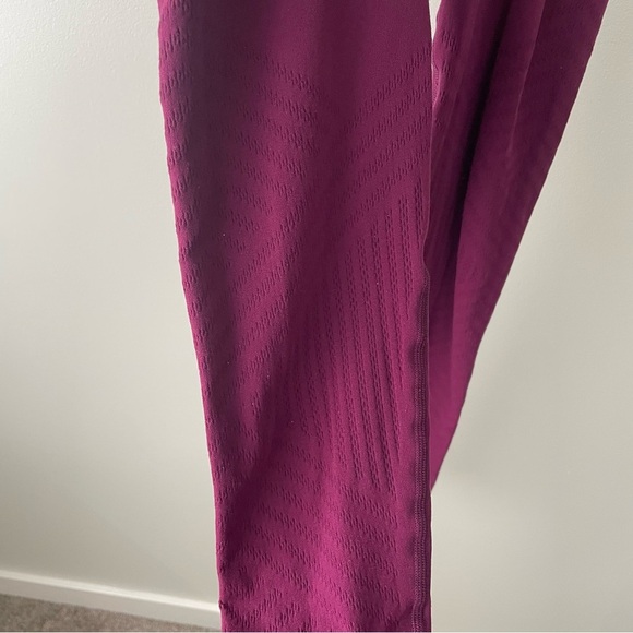 Lululemon Reveal Tight Mesh Stripes Legging High Rise Pant Marvel Purple Size 6 - Picture 7 of 9